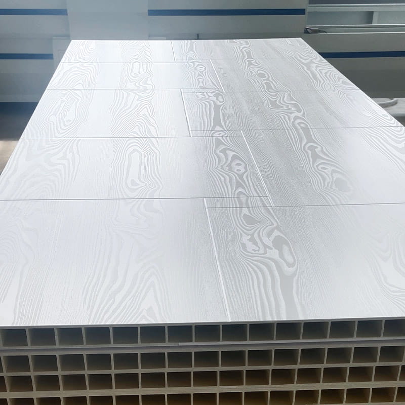 LM567 PVC ভ্যাকুয়াম থার্মোফর্মিং আঠালো কাঠের প্লাস্টিকের দরজাগুলির জন্য আঠালো
